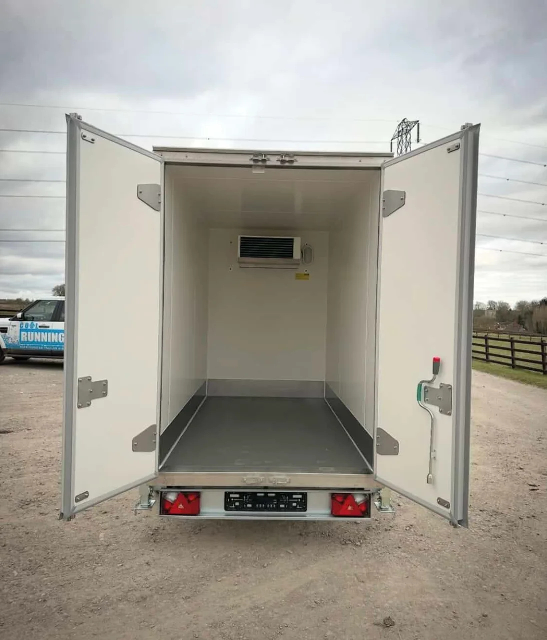 2.5m Freezer Trailer - image 3