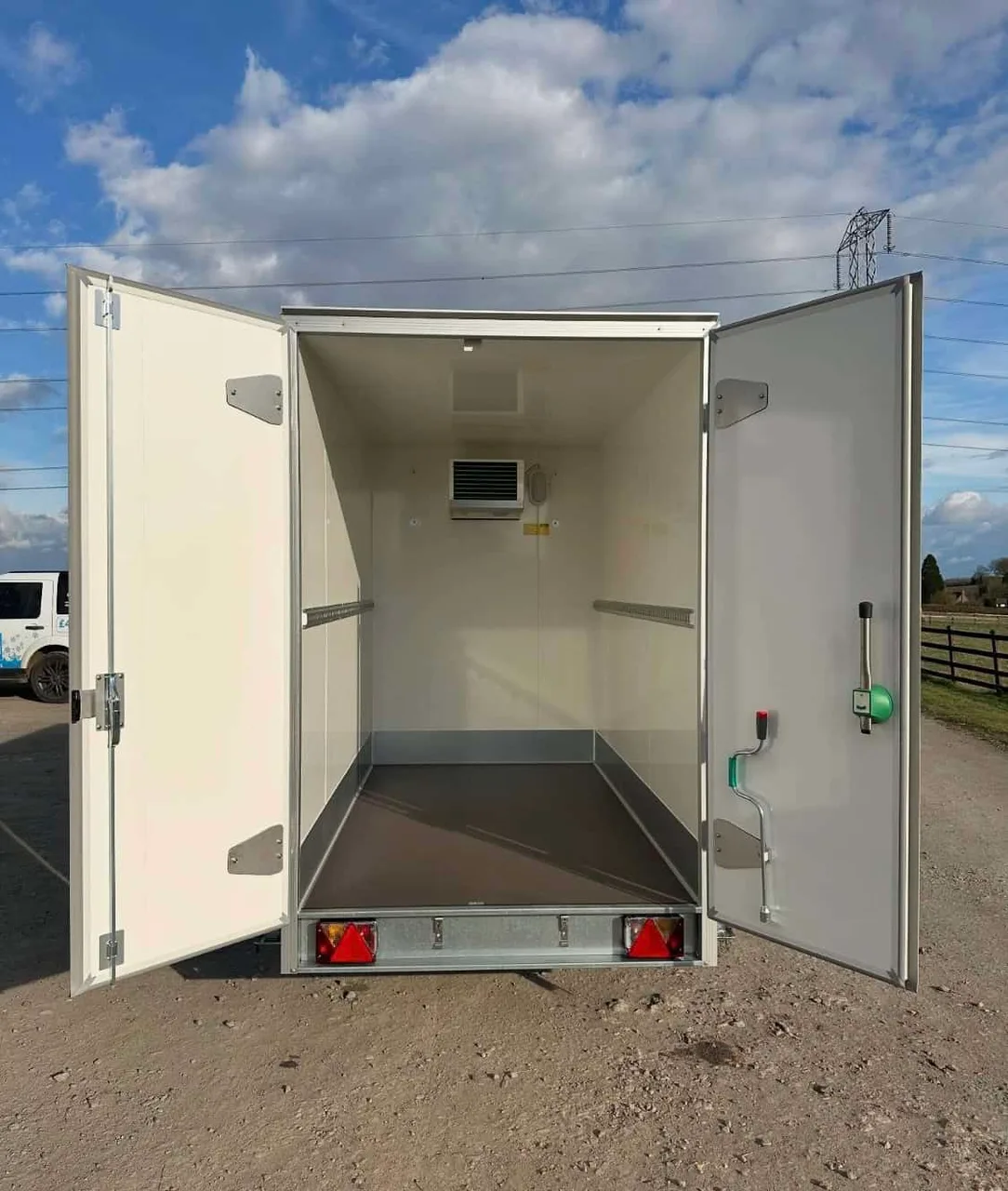 2.5m Refrigerated Trailer - image 3