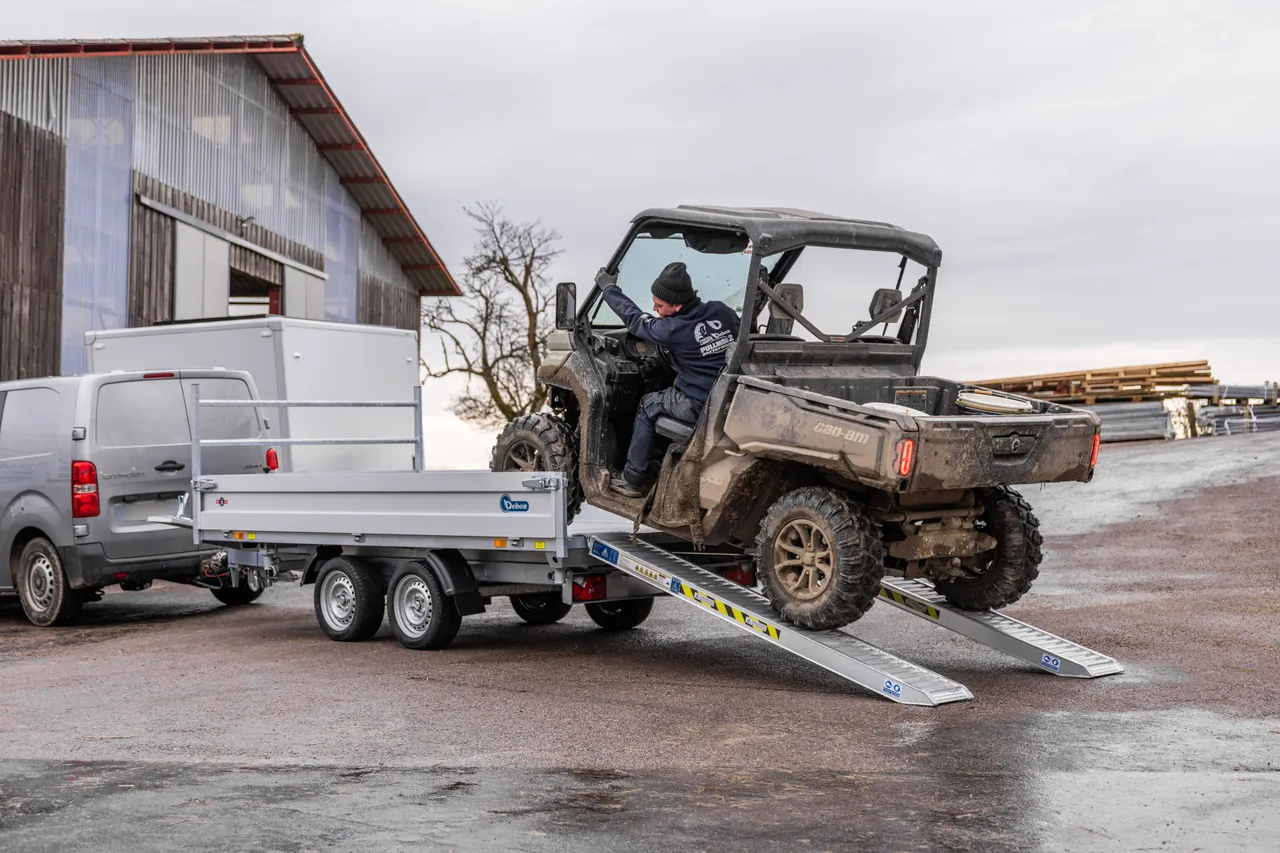 PW3.6 Three-Way Tipper - image 6