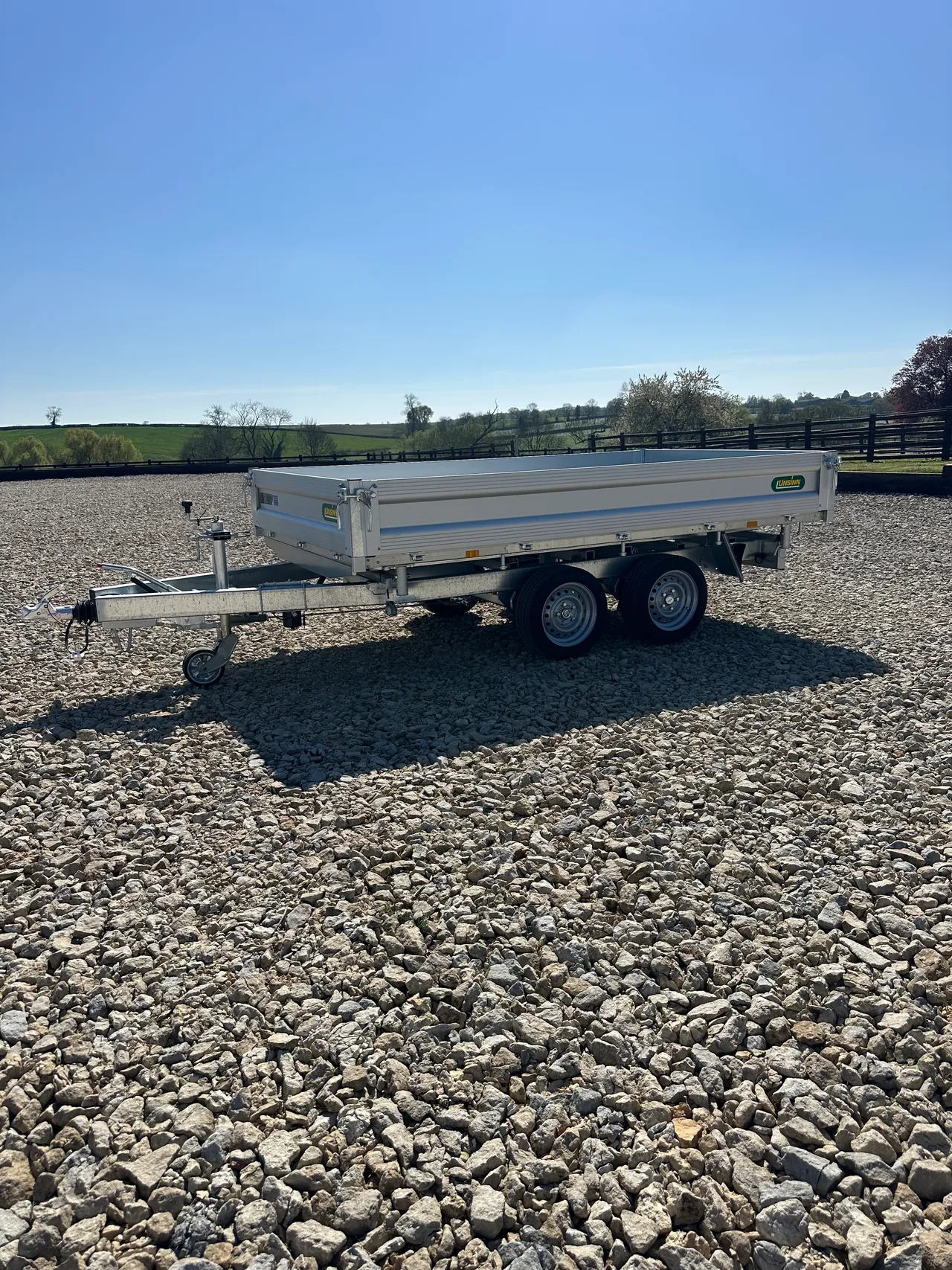 3.0m 3-Way Tipper - image 2