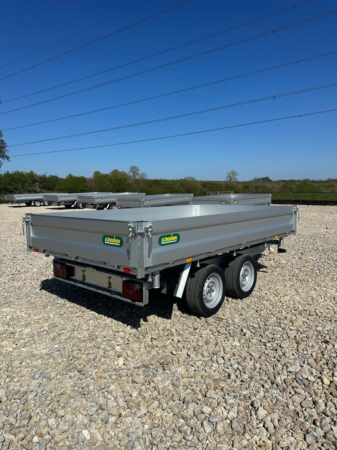 3.0m 3-Way Tipper - image 3
