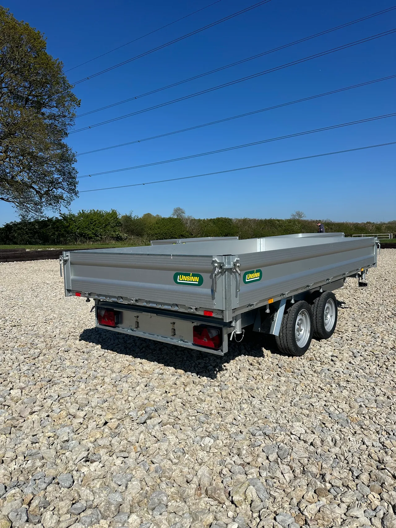 3.6m 3-Way Tipper - image 3