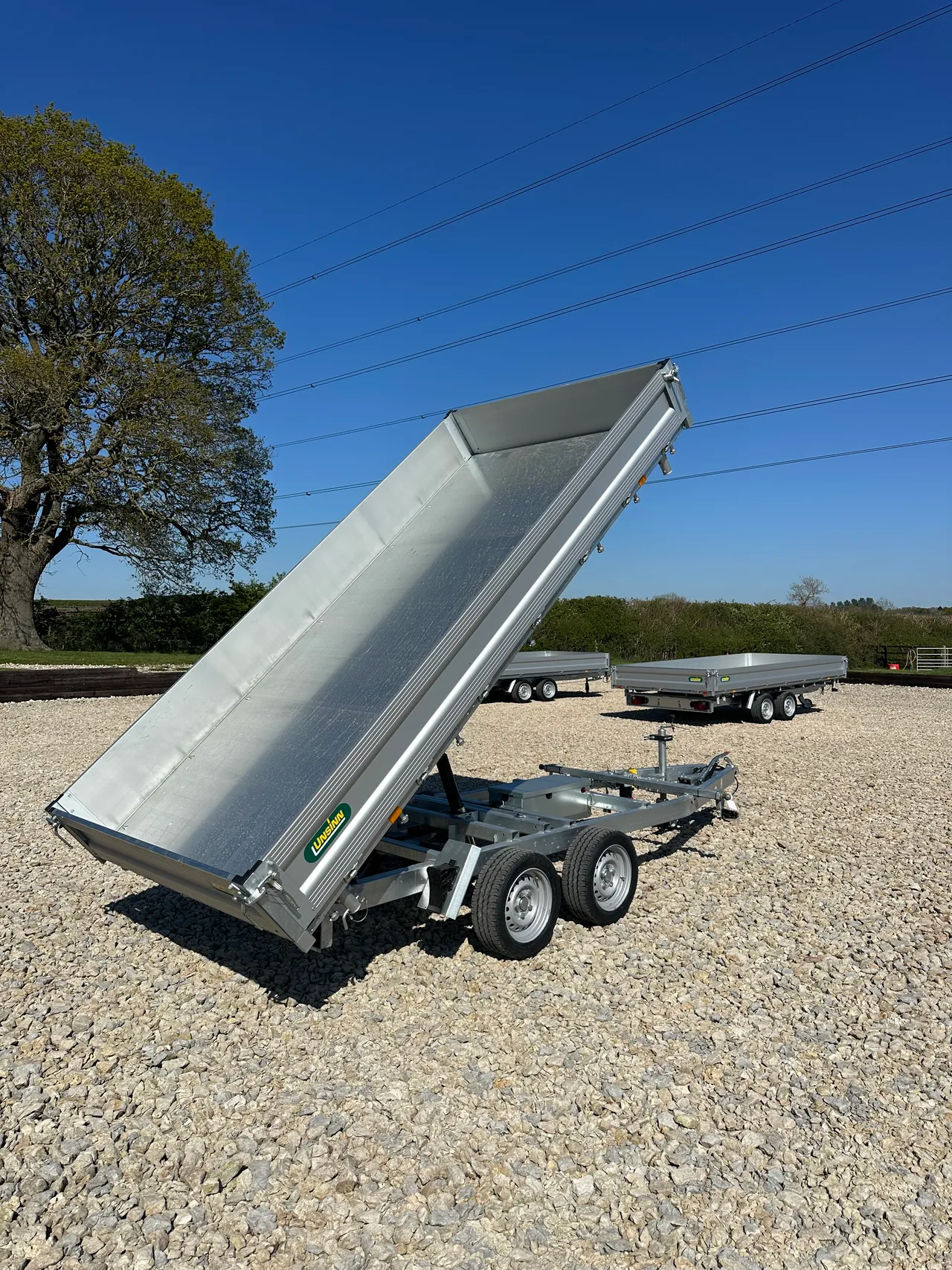 3.6m 3-Way Tipper - image 4