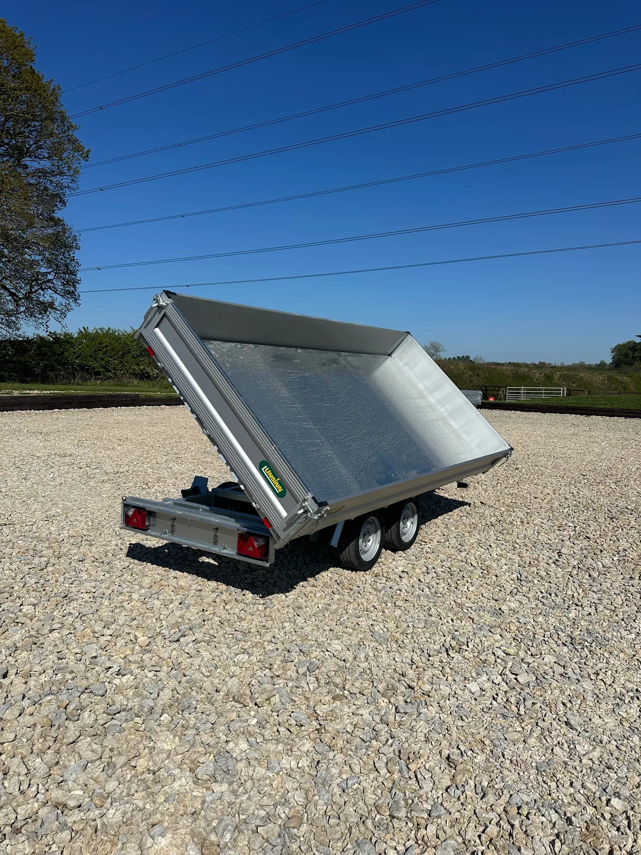 3.6m 3-Way Tipper - image 5