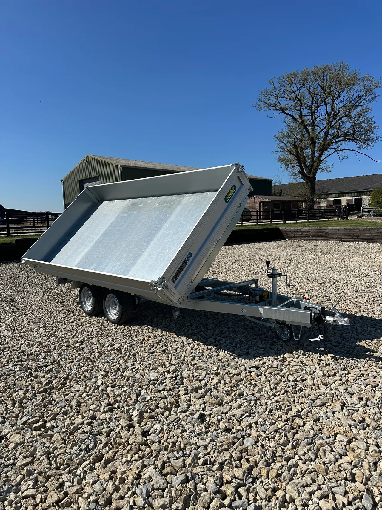 3.6m 3-Way Tipper - image 6